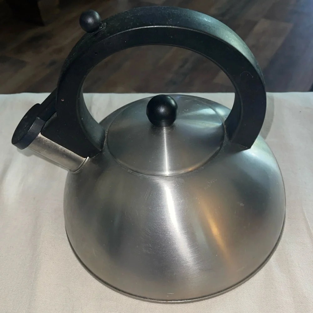 🌺CAPCO WHISTLING TEA KETTLE/THAILAND